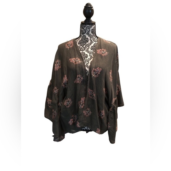 Universal Thread Tops - Universal Threads Kimono